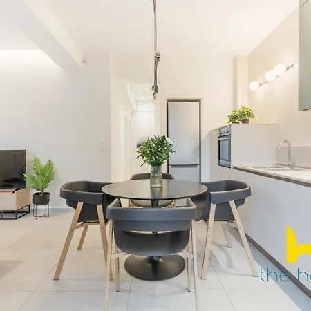 Apartment Stylish 2-bdr In Centre Of By The Homis