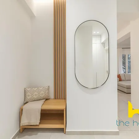 Stylish 2-bdr In Centre Of By The Homis *