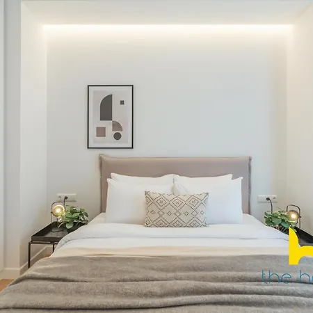 Apartment Stylish 2-bdr In Centre Of By The Homis