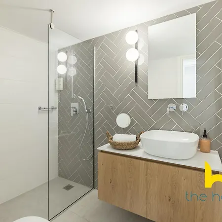 Apartment Stylish 2-bdr In Centre Of By The Homis Athens