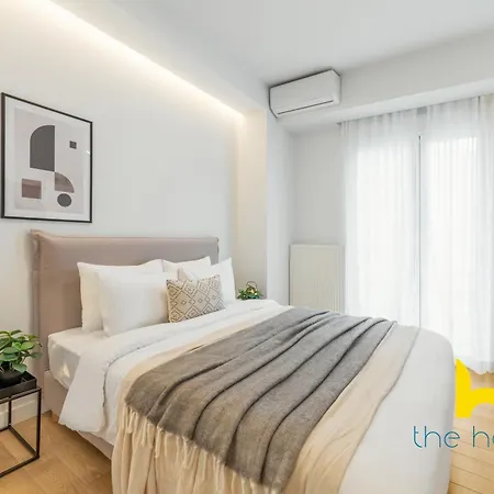 Apartment Stylish 2-bdr In Centre Of By The Homis Athens
